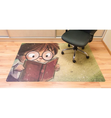 Podkładka 120x180cm gr 13mm ze wzorem 052 - CZYTAJĄCY CHŁOPIEC