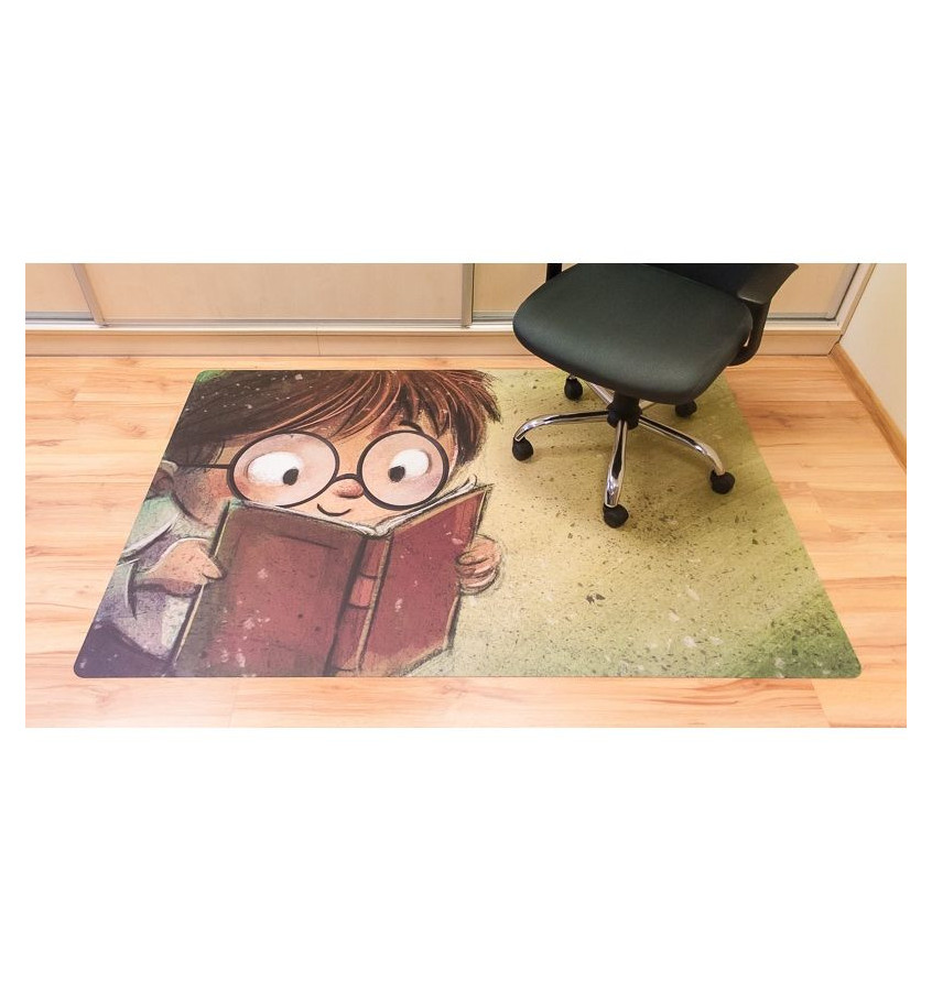 Podkładka 120x180cm gr 13mm ze wzorem 052 - CZYTAJĄCY CHŁOPIEC