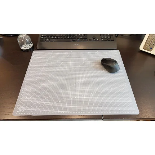 Podkładka na biurko DESKPAD 49x38cm, mleczna półprzezroczysta z białym nadrukiem kratki i kątów