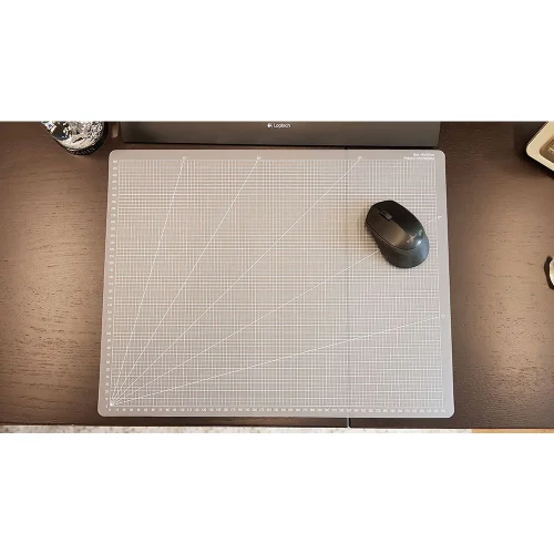 Podkładka na biurko DESKPAD 49x38cm, mleczna półprzezroczysta z białym nadrukiem kratki i kątów