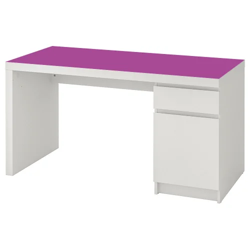 Mata w kolorze fioletowym na całe biurko MALM 140x65 IKEA